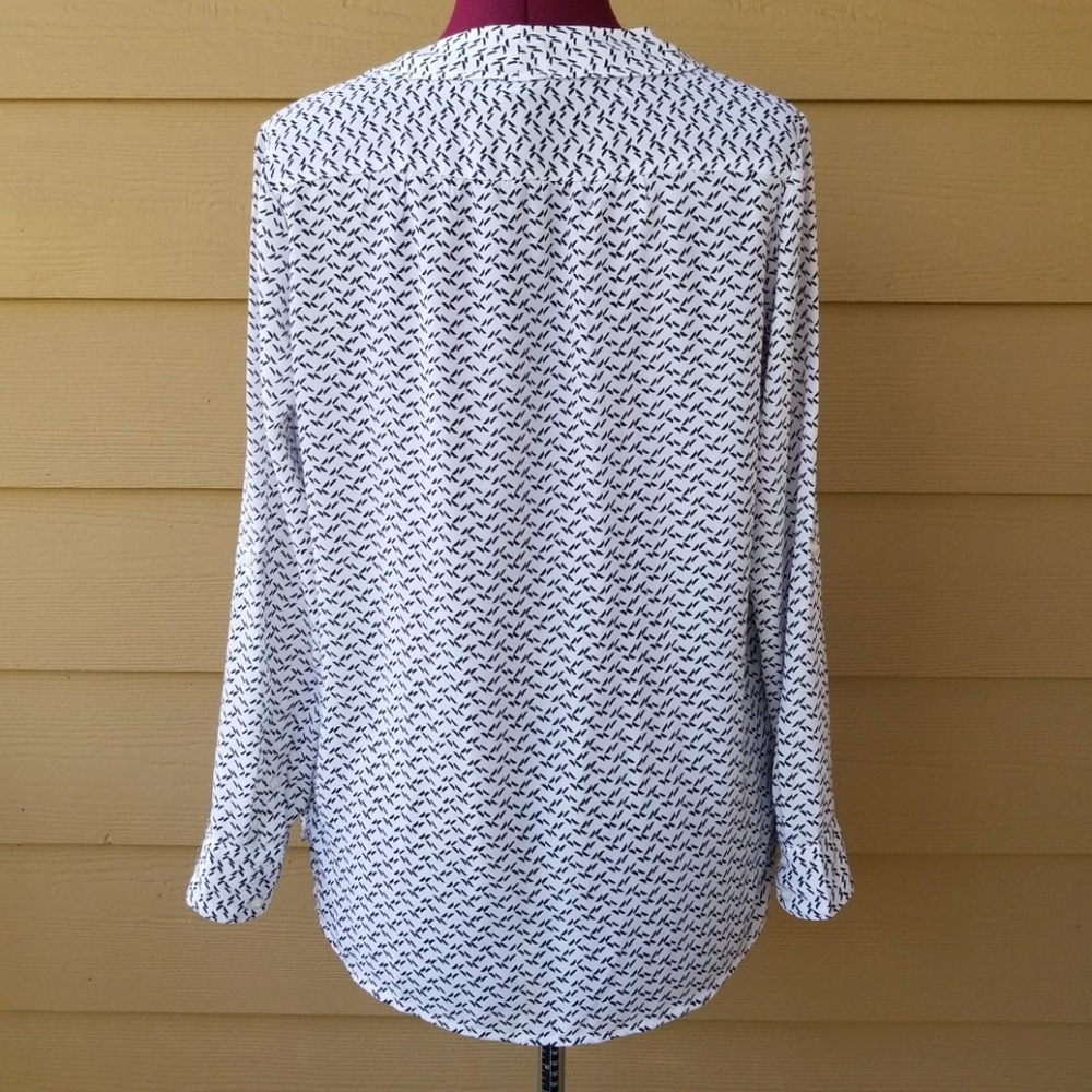 Black & white pattern blouse - Picture 3 of 6